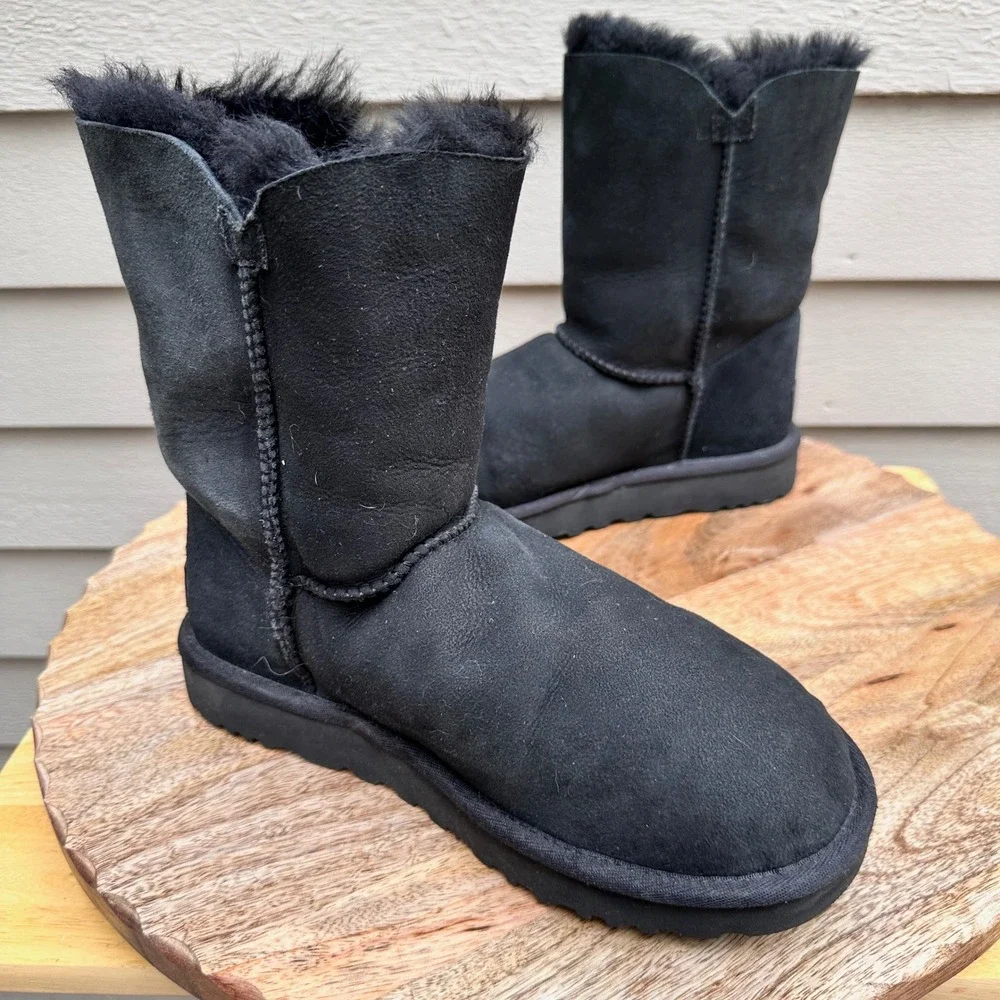 UGG Bailey Button II Black Suede Sheepskin Boots 1016226 Womens 7